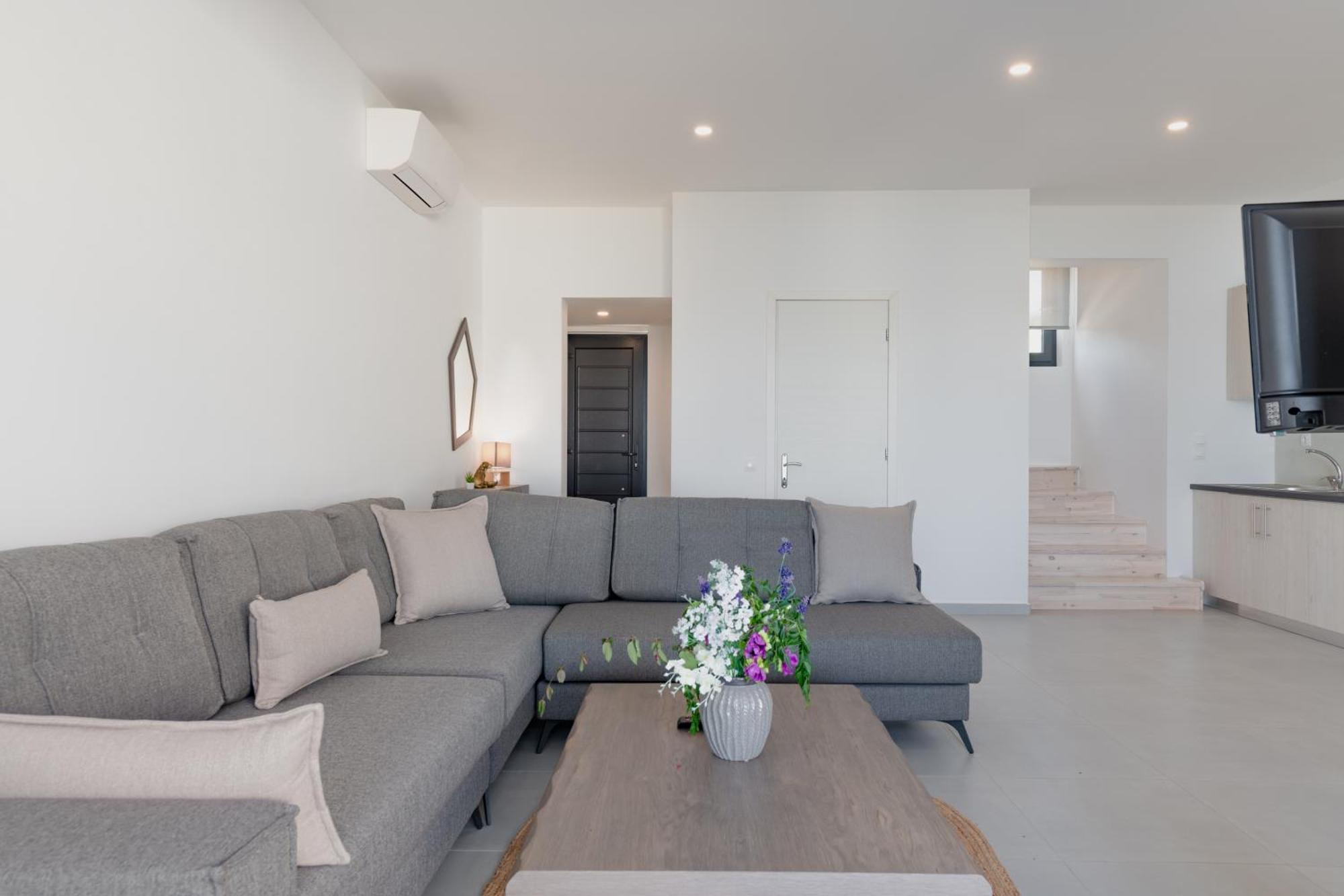 Swans Luxury Homes Kommeno  Bilik gambar