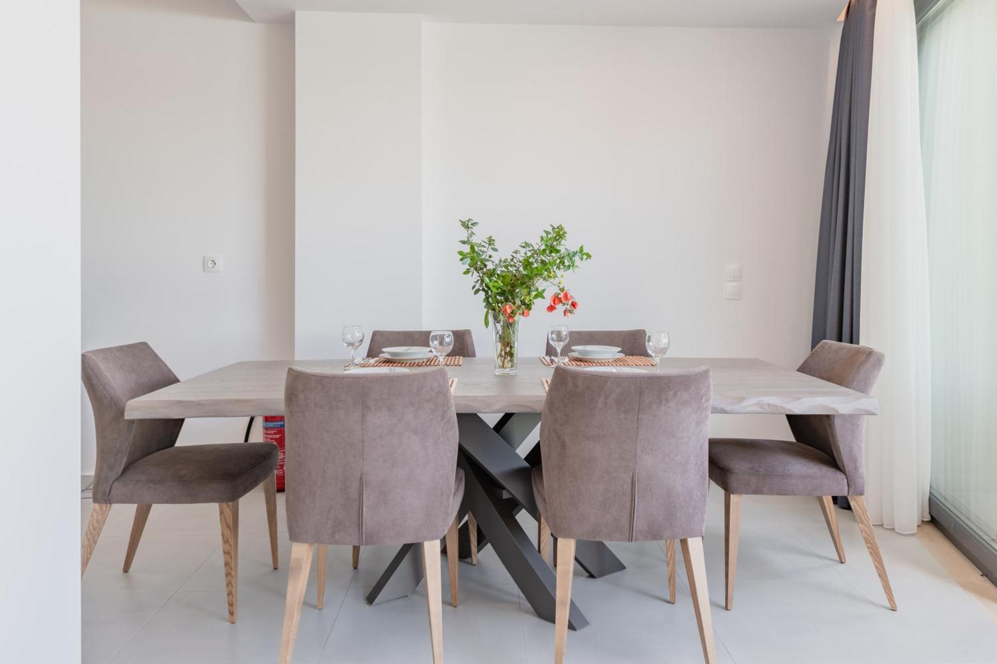 Swans Luxury Homes Kommeno  Bilik gambar